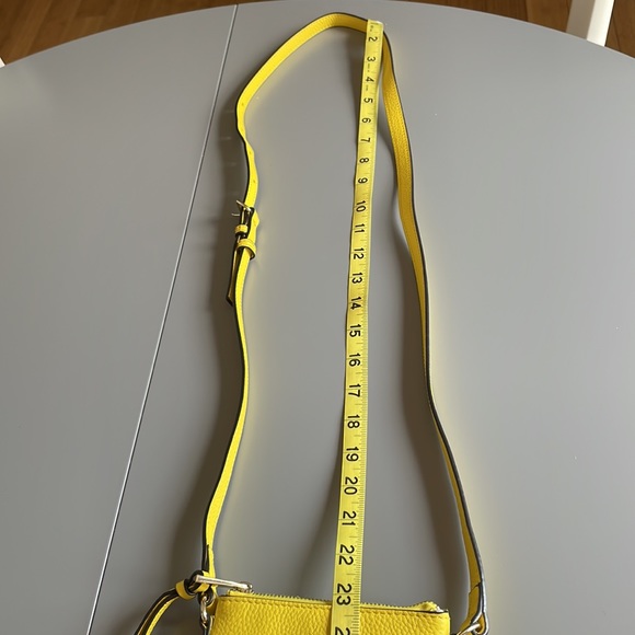 Vince Camuto Slim phone case Crossbody in lemon yellow - Picture 15 of 16
